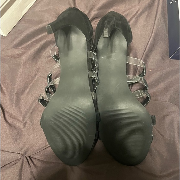 Blecker & Bond - Picture 2 of 3